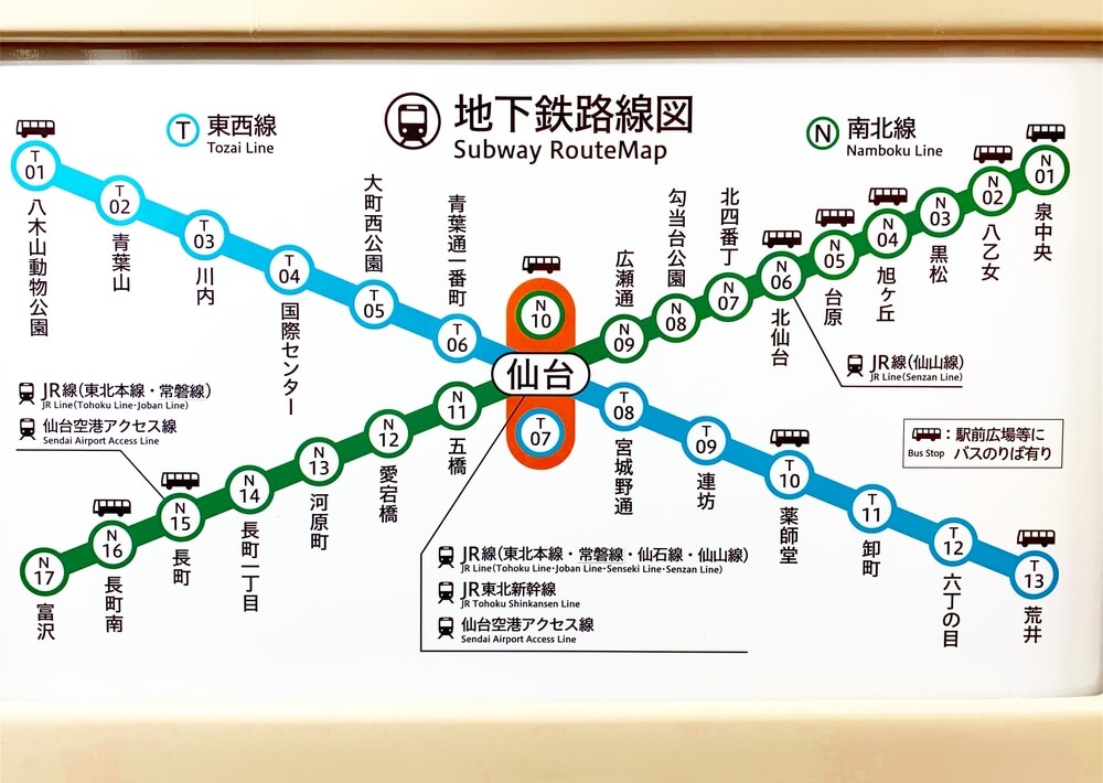 同じく仙台市地下鉄の路線図。南北線と東西線が「X」に交わる。（2018年筆者撮影）
