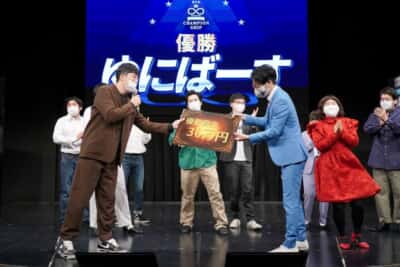 ヨシモト∞ホールの本公演を担う看板芸人「ムゲンダイレギュラー」によるネタバトル『第2回ムゲンダイチャンピオンシップ』が1月16日に行われ、ゆにばーすが優勝した。