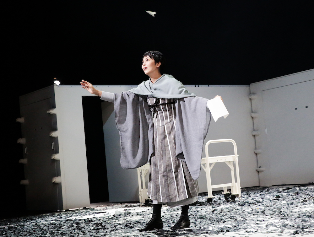 NODA・MAP第25回公演「『Q』：A Night At The Kabuki」より（撮影：篠山紀信」）