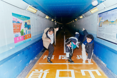 関門海峡の海底を歩くことができる関門トンネル人道