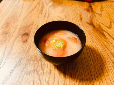 Aマッソ村上新連載『今月のスープ』記念すべき第一回は「トマトの味噌汁」