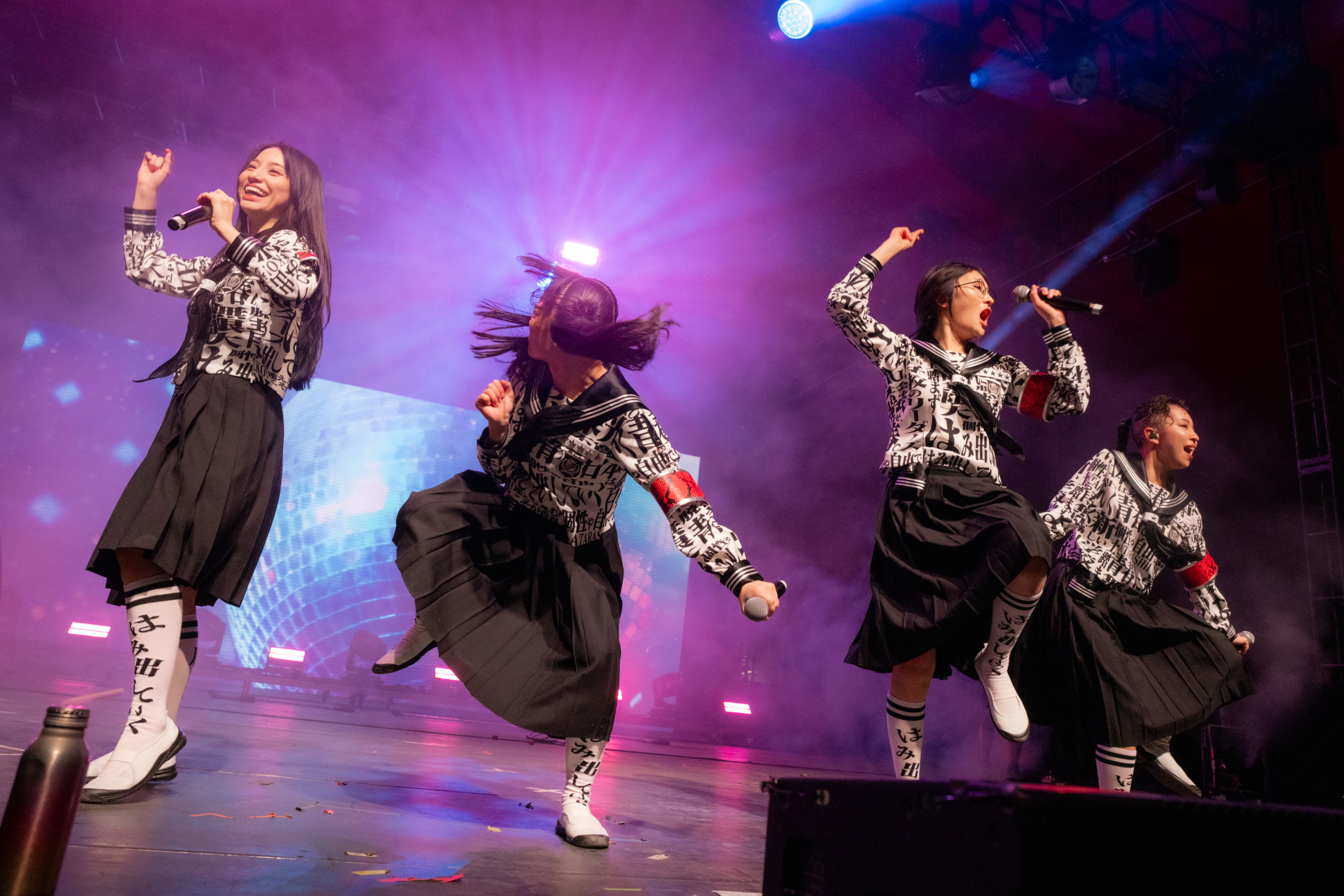新しい学校のリーダーズ、世界最大級フェス『コーチェラ』で熱演