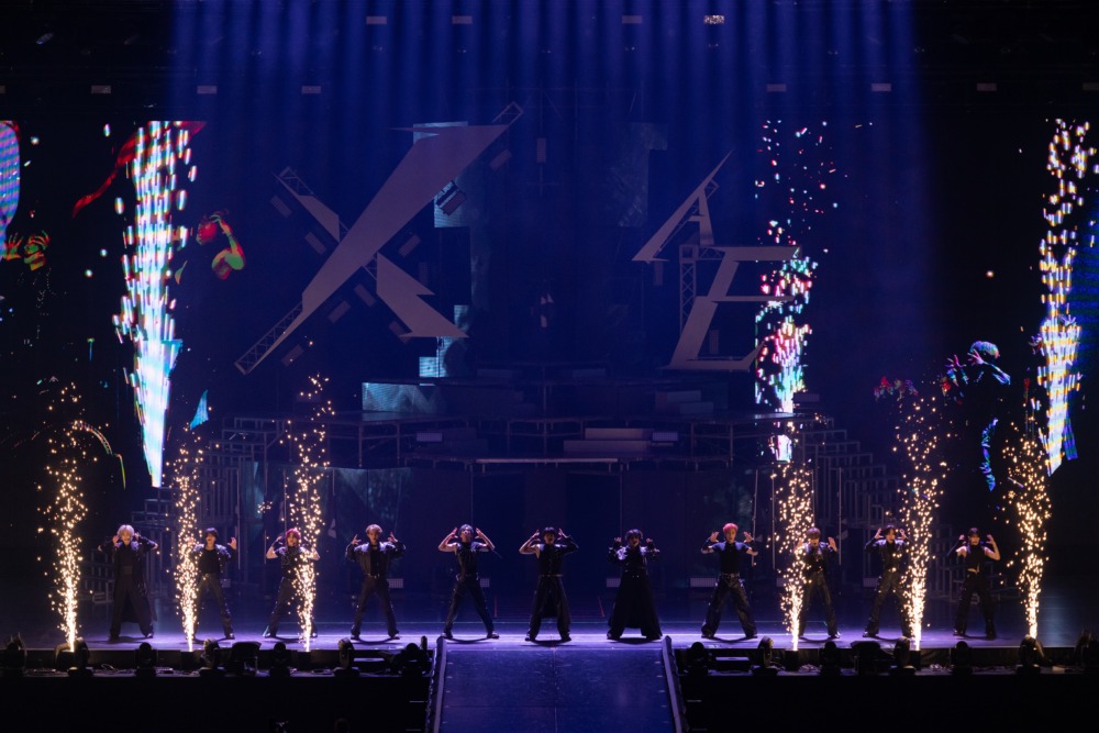 『2025 INI 3RD ARENA LIVE TOUR [XQUARE] 』より （C）LAPONE ENTERTAINMENT