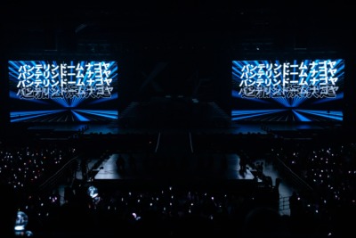 『2025 INI 3RD ARENA LIVE TOUR [XQUARE] 』より （C）LAPONE ENTERTAINMENT