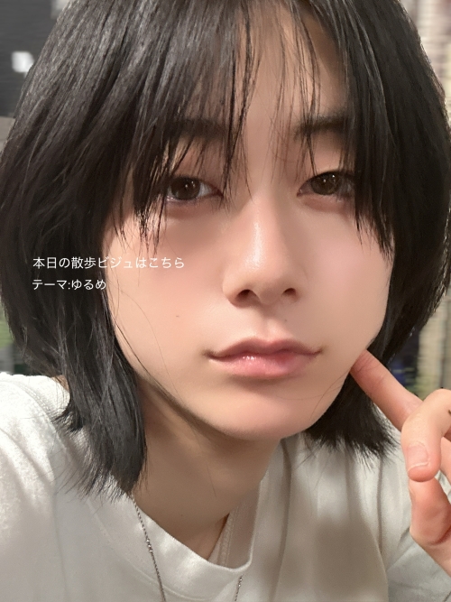 ExWHYZ・mikina