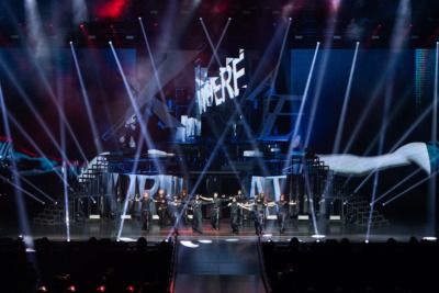 『2025 INI 3RD ARENA LIVE TOUR [XQUARE] 』より （C）LAPONE ENTERTAINMENT