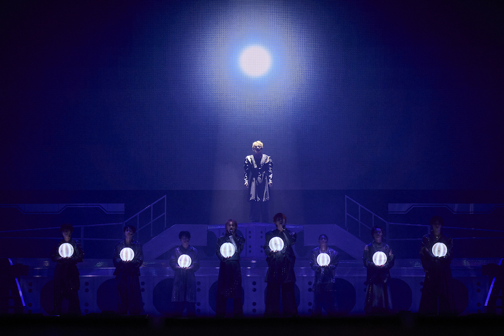 超特急アリーナツアー『BULLET TRAIN ARENA TOUR 2025 EVE』より（撮影＝米山三郎、笹森健一）