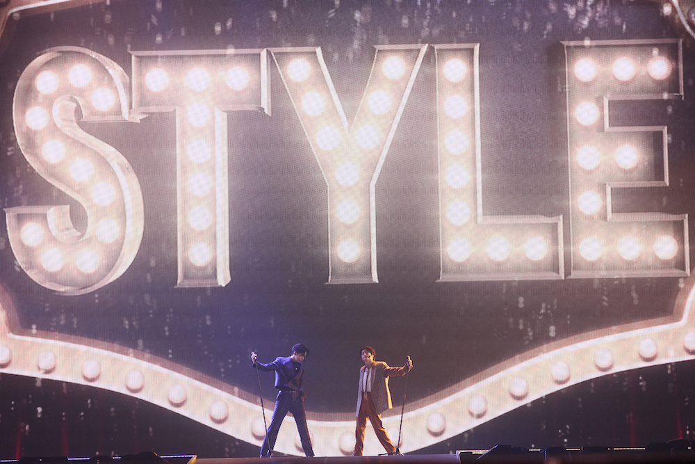 超特急アリーナツアー『BULLET TRAIN ARENA TOUR 2025 EVE』より（撮影＝米山三郎、笹森健一）