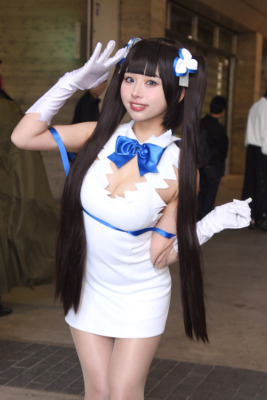 『ダンジョンに出会いを求めるのは間違っているだろうか』ヘスティア／天音あずはさん