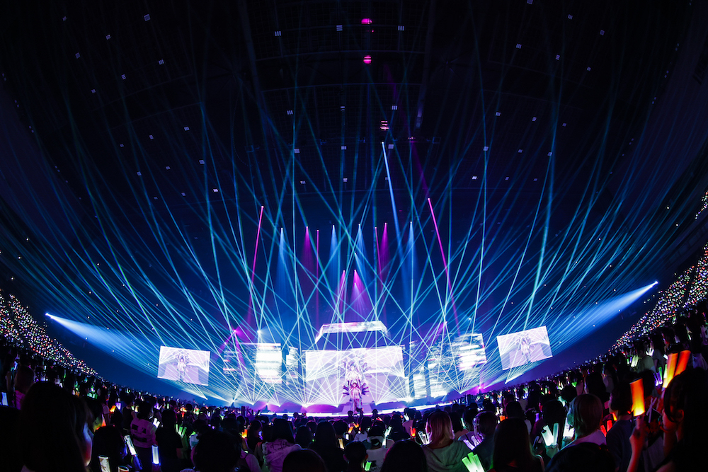 超特急アリーナツアー『BULLET TRAIN ARENA TOUR 2025 EVE』より（撮影＝米山三郎、笹森健一）