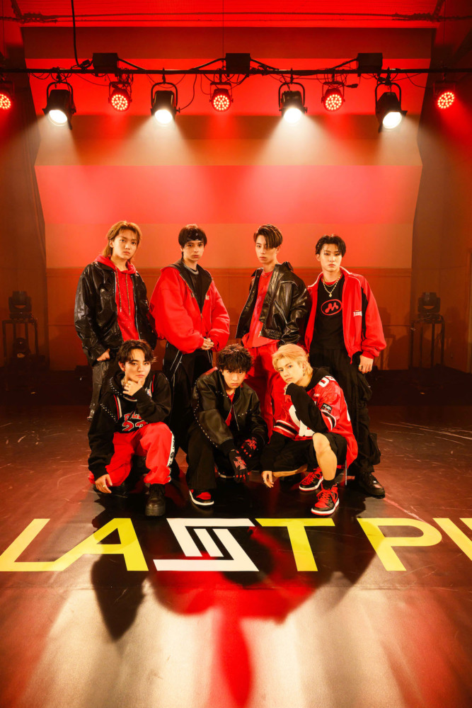 team B「Blast Off」（『THE LAST PIECE』）／写真提供＝BMSG