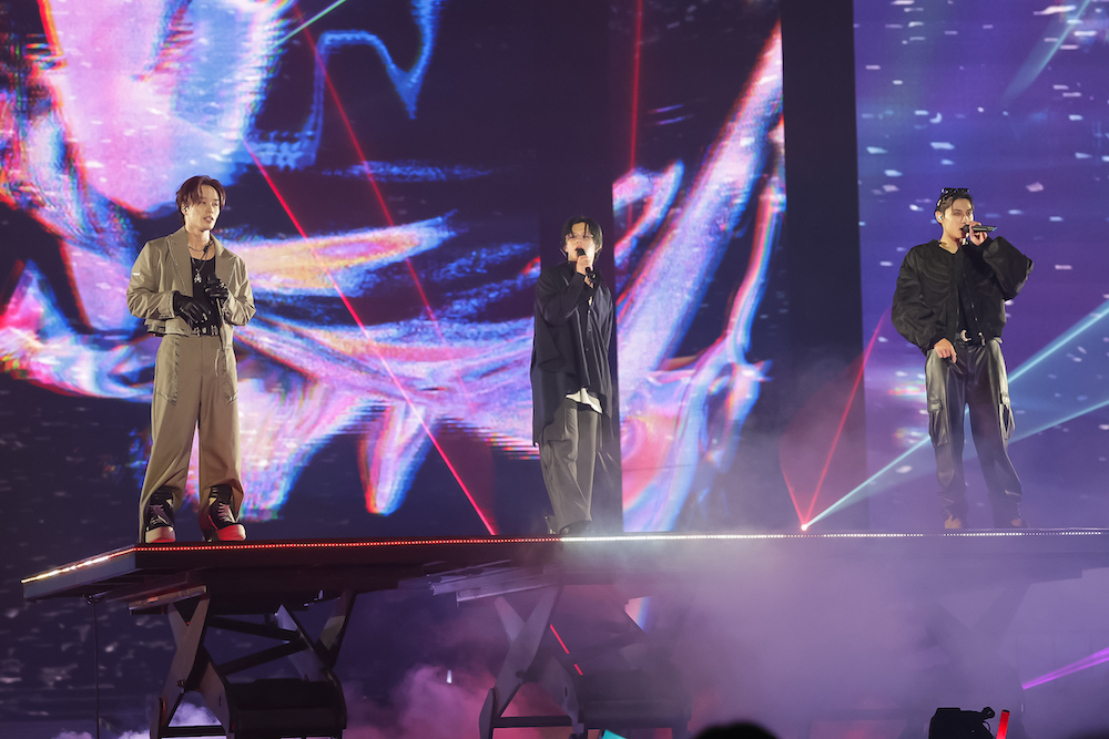 超特急アリーナツアー『BULLET TRAIN ARENA TOUR 2025 EVE』より（撮影＝米山三郎、笹森健一）