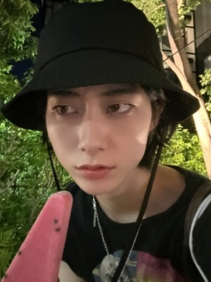 ExWHYZ・mikina