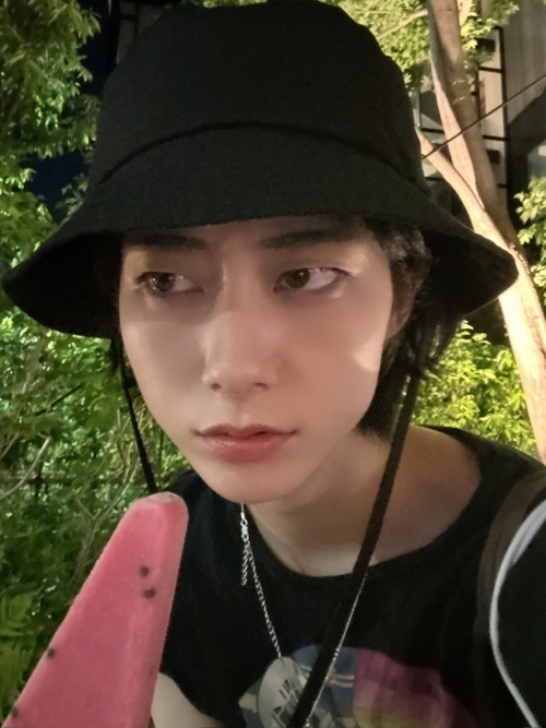 ExWHYZ・mikina