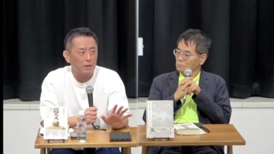 中島岳志さん（左）といとうせいこうさん（右）