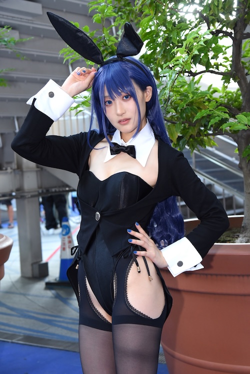 『その着せ替え人形は恋をする』喜多川海夢（衣装：十六夜ありさ）／情緒不安定な山田さん