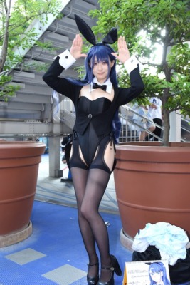 『その着せ替え人形は恋をする』喜多川海夢（衣装：十六夜ありさ）／情緒不安定な山田さん