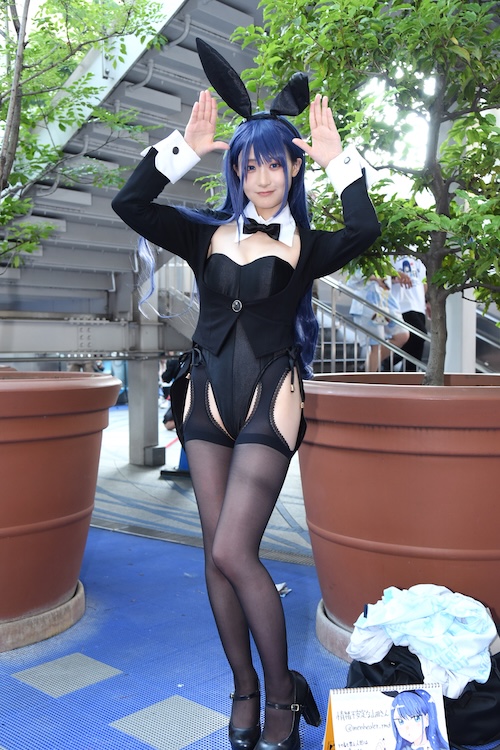 『その着せ替え人形は恋をする』喜多川海夢（衣装：十六夜ありさ）／情緒不安定な山田さん