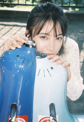 【イン・ザ・ライトブルー #2】藤﨑ゆみあ“強く柔らかく、世界を信じる”彼女が紡ぐこの世界への信頼