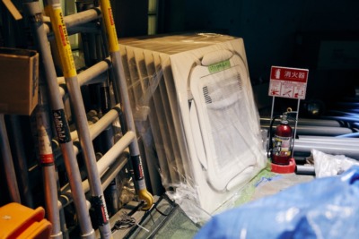 取材は開館準備の内装工事中のシネマリスで実施