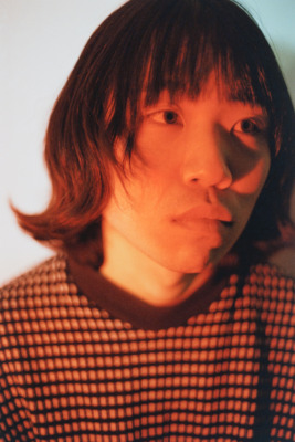 TOKYO世界“嫌いな人にも好かれたい”厭世観だけではない、心の柔らかいところに触れる優しさ【イン・ザ・ライトブルー#3】