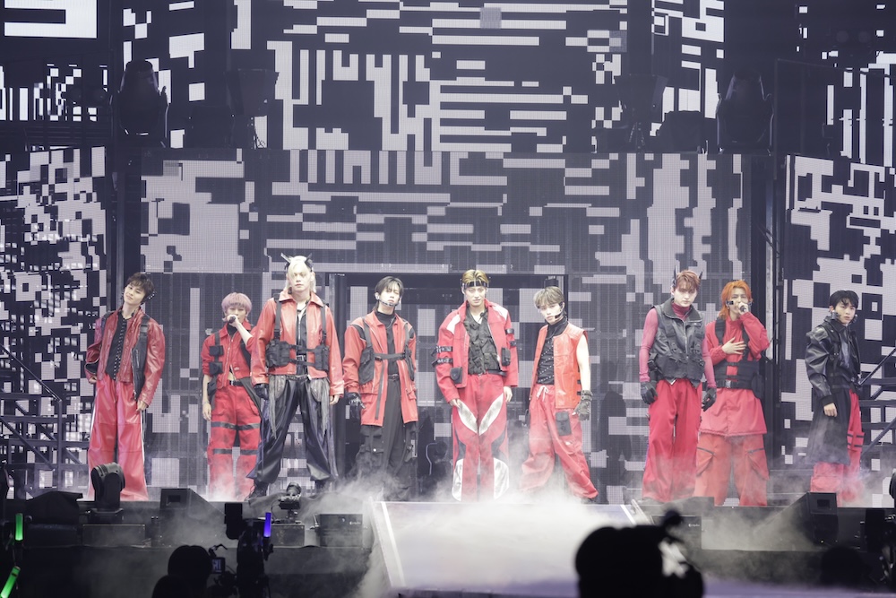 『BULLET TRAIN ARENA TOUR 2025-2026 REAL?』より(撮影=米山三郎、笹森健一)