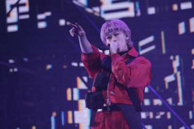 シューヤ／『BULLET TRAIN ARENA TOUR 2025-2026 REAL?』より（撮影＝米山三郎、笹森健一）