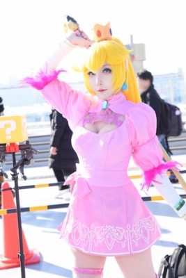 『スーパーマリオ』シリーズ：ピーチ姫（アレンジ衣装）／Alenaさん