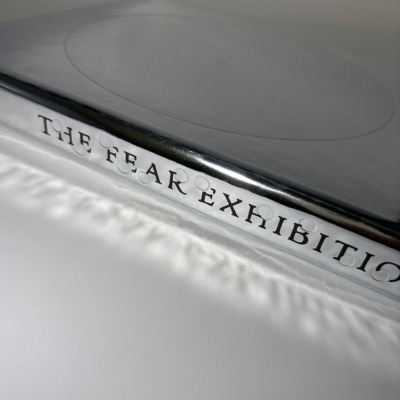 エンボス加工は背表紙にも採用｜【豪華特装版】『恐怖心展』表紙