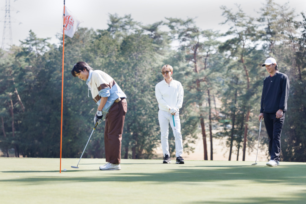 （左から）近藤頌利、丘山晴己、鈴木伸之