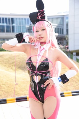 『勝利の女神：NIKKE』ベルベット／ルイ美豚さん