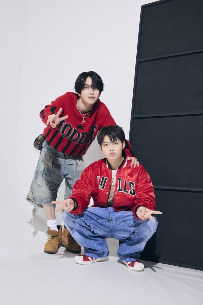 作詞にも参加する機会も多いEIKI（写真左）と、天真爛漫な性格とラップでグループに勢いをもたらすRYUKI