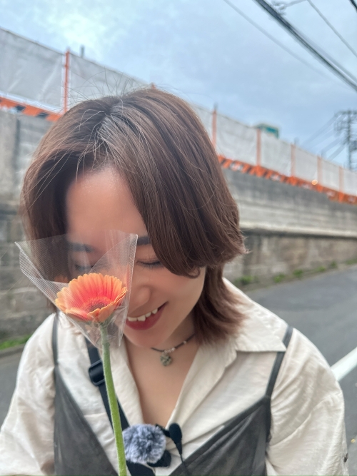 ExWHYZ・mikina