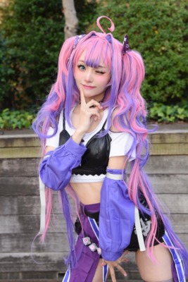 綺々羅々ヴィヴィ（ホロライブ）／しゅしゅさん