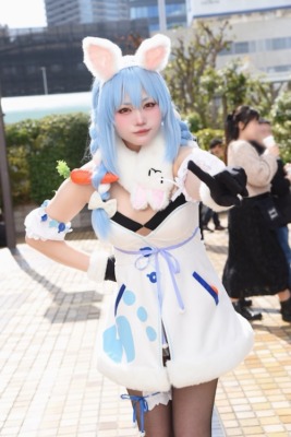 兎田ぺこら（ホロライブ）／杉浦リリさん