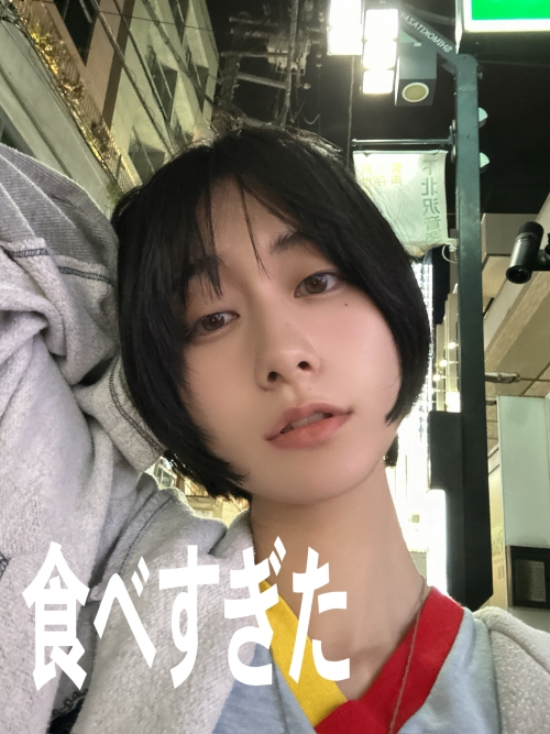 ExWHYZ・mikina