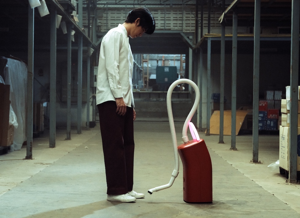 死してなお、掃除機になり人の役に立とうとするナット。