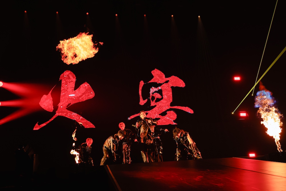 原因は自分にある。／『ARENA TOUR 2026 仮ノ現』より（撮影＝masayuki kouda、takahashi marina、HannaTakahashi）