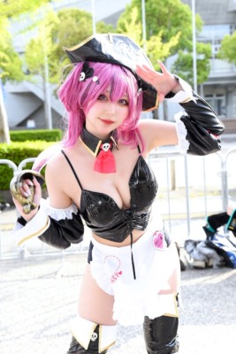 『勝利の女神：NIKKE』マスト／まきほさん